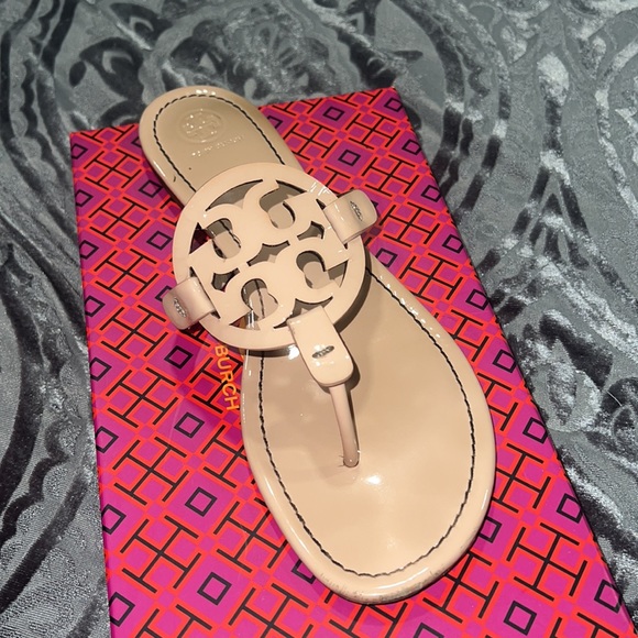 Tory Burch sandals - Picture 2 of 4